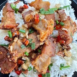 หมูกรอบคั่วพริกเกลือ