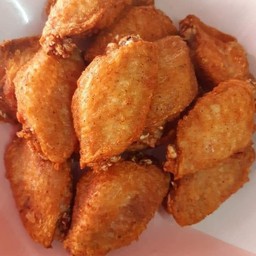 ปีกไก่ทอดน้ำปลา