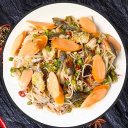 ยำหนมจีน ปลาทู+ไส้กรอก