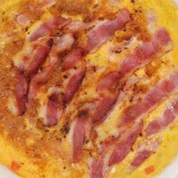 ข้าวไข่เจียวเบคอนชีส