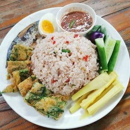 ข้าวคลุกน้ำพริกกะปิ