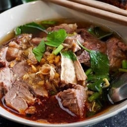 ก๋วยเตี๋ยวริมคลองวัดหลวงปู่สรวง ซอยวัดหลวงปู่สรวง