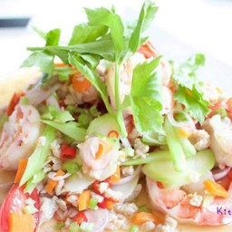 ยำคะน้ากุ้งสด