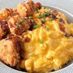 ข้าวไข่ข้นไก่กรอบ(สไปซี่)ซอสเทอริยากิ