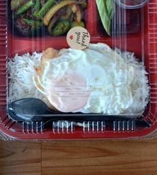 เครื่องแกงเนื้อราดข้าว+ไข่ดาว