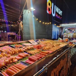 หม่าล่า  ตาหนวด หน้าพลัมคอนโด BU night market