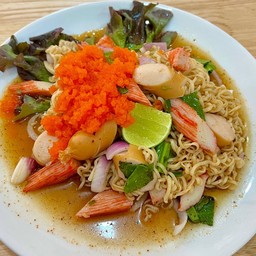 ยำมาม่า+ไข่กุ้ง น้ำปาร้านัว