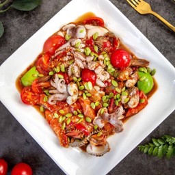 ตำทะเลรวม Seafood Spicy Salad (Served on Tray)