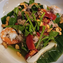 ยำวุ้นเส้นทะเล