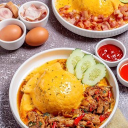 ข้าวไข่ข้นกระเพราหมูนุ่ม