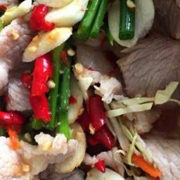 ยำรวมมิตร หมู ไก่