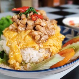 ข้าวไข่ข้นหน้าทะลัก