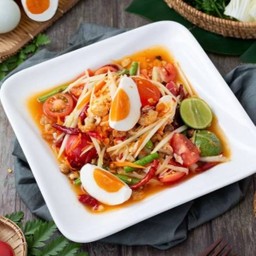 ตำไทยไข่เค็ม Som Tam with Salted Egg