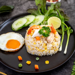 ข้าวผัดทะเล  ไข่ดาว Seafood Fried Rice  Fried Egg