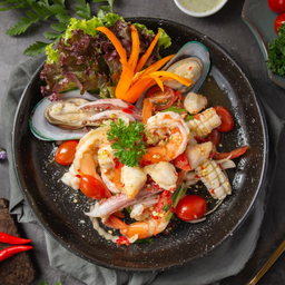ยำทะเลรวม Mixed Seafood Salad