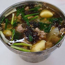 ต้มจืดเต้าหู้ หมูสับ สาหร่าย