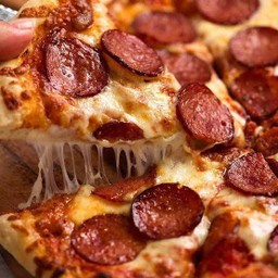 Pepperoni (เปปเปอโรนี) ขนาด 10 นิ้ว