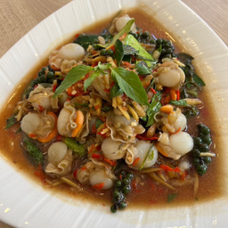 หอยเชลผัดฉ่า Sauteed Scallops