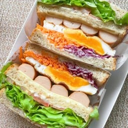 แซนด์วิชโฮมเมท by น้ำตาล