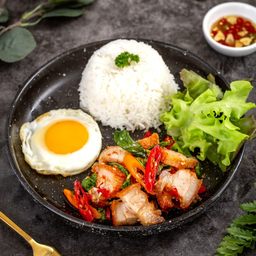 ข้าวกระเพราหมูกรอบ ไข่ดาว  Rice with Stir Fried Crispy Pork and Basil Fried Egg
