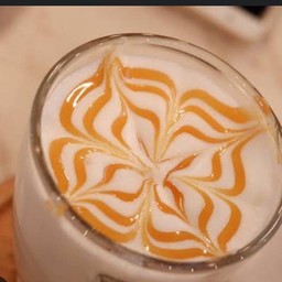 นมสดคาราเมลร้อน