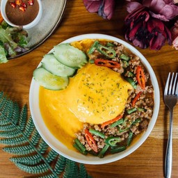 ข้าวไข่ข้นน้ำพริกกะปิหมูสับ