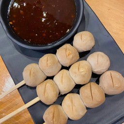 ลูกชิ้นเนื้อ ปิ้ง 3 ไม้