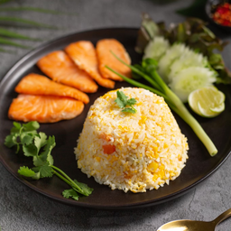 ข้าวผัดแซลม่อน Salmon Fried Rice Fried Egg