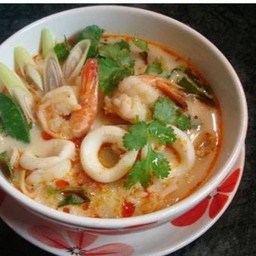 ต้มยำกุ้งปลาหมึกน้ำข้น