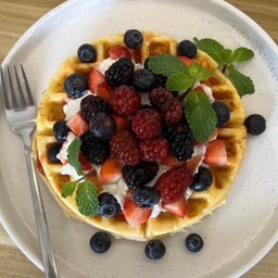 วาฟเฟิล มิกซ์เบอร์รี่ Berry Waffles