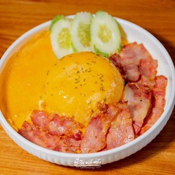 ข้าวไข่ข้นเบคอน
