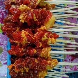 เจ๊ลี เนื้อย่างลูกชิ้นไส้กรอก ผัดไท อาหารตามสั่ง ฮาลาล