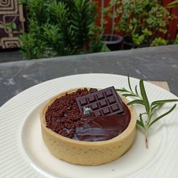 Tart Chocolate Cumble