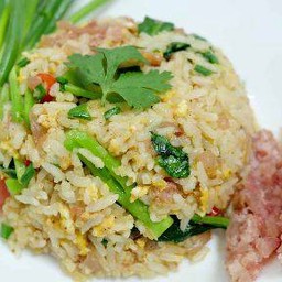 ข้าวผัดเเหนม