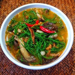 แกงชะอมปลาย่าง