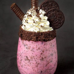 นมชมพูโอริโอ้ตัวป่วน