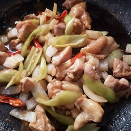 ผัดพริกหยวกไก่ เป็นกับข้าว