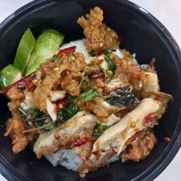 กะเพราไก่กรอบราดข้าว