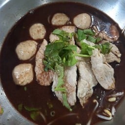 ร้านก๋วยเตี๋ยวป้าต้อย-ลุงหล่อ