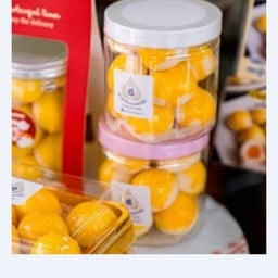 เนื้อนวลไข่เค็ม - แบบกระปุกใส