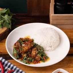 ข้าวกระเพราหมูกรอบ