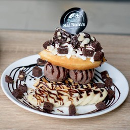 ฟินเฟ่อร์วาฟเฟิลบราวนี่ Waffle Brownie with Chocolate Ice Cream