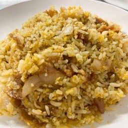 ข้าวผัดเนยกระเทียมเบคอน