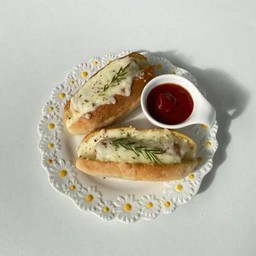 ปังแป้งจี่ ไส้กรอกชีส