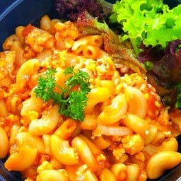 [อร่อยซ่ากับโค้ก] ผัดมักกะโรนีไก่ +  โค้ก ออริจินัล (ขวด)