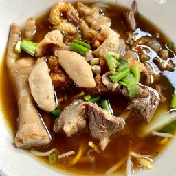 ก๋วยเตี๋ยวหน้าศรีราช ข้างเทคนิค