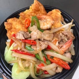 ข้าวผัดพริกหมู+ กุ้ง