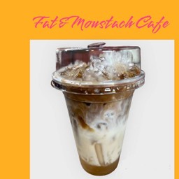 คาราเมลมัคคิอาโต้ แยกเป็นชั้น ล่างสุดคาราเมล -นม-กาแฟ ค่ะ