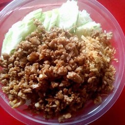 ข้าวราดหมูสับกระเทียมพริกไทย