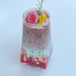 มิ้นโกโก้สตรอเบอรี่ลาเต้ (เย็น)